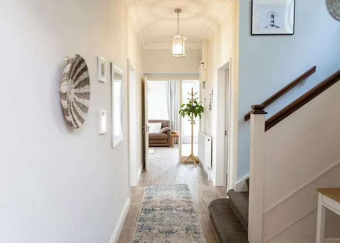 Luxury Waterfront House Villa