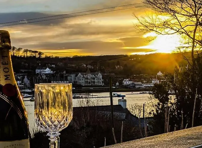 ヴィラ Luxury Waterfront House *